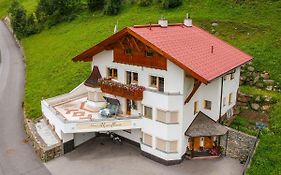 Apartment Alpenflora By Interhome
